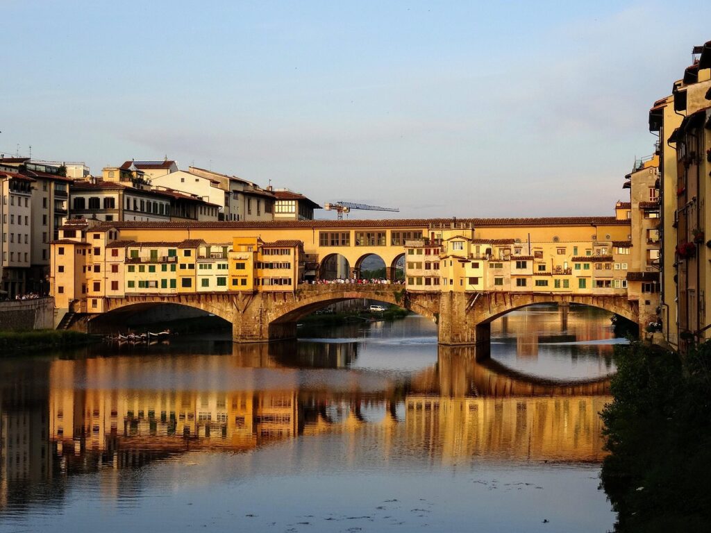 Ponte Vecchio bridge view from Ponte Santa Trinita