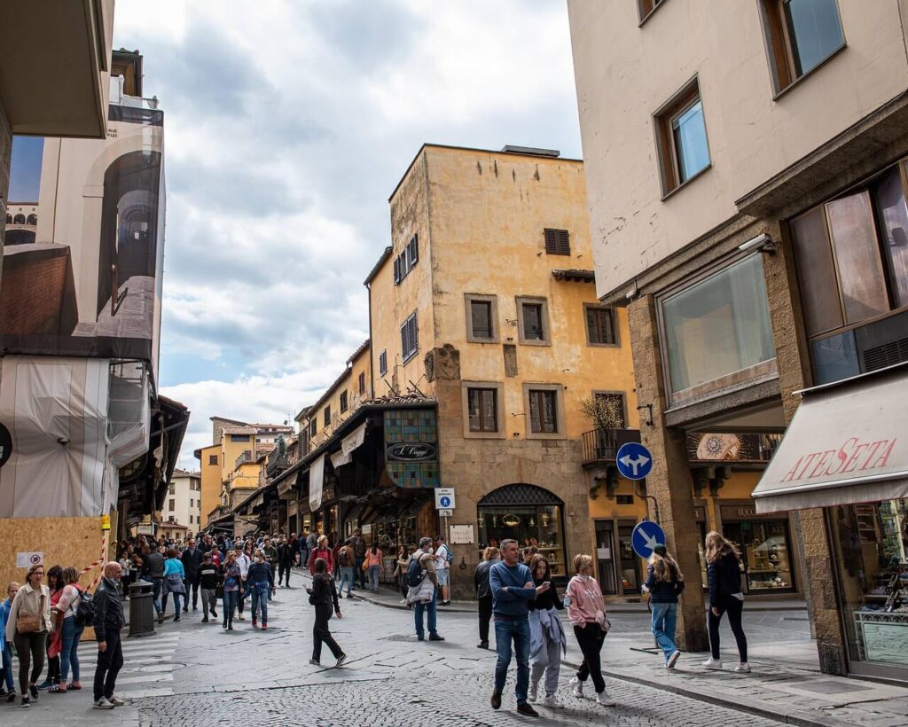 Walking tour near Ponte Vecchio Florence