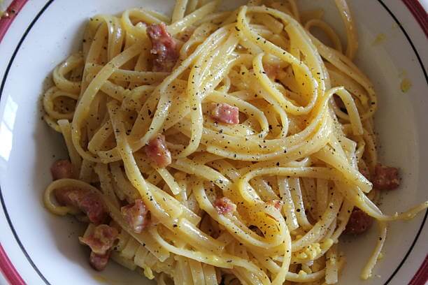 Traditional Roman pasta dishes — Cacio e Pepe, Carbonara, and Amatriciana — best food in Rome, Italy 2025 guide