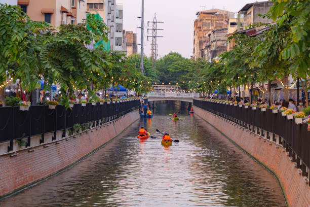Unique things to do in Bangkok — kayak Bangkok canals