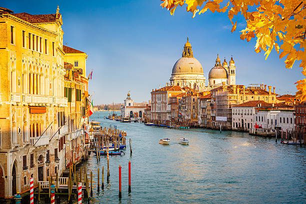 best time to visit Venice Italy month by month guide 2026