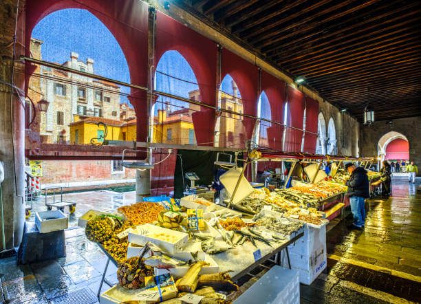 Al Mercá Venice grab and go cicchetti bar near Rialto Market San Polo