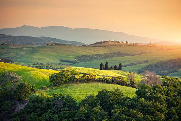 Tuscan countryside transforms in October