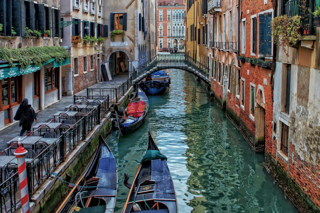  How many days in Florence and Venice Venice Grand Canal with gondola