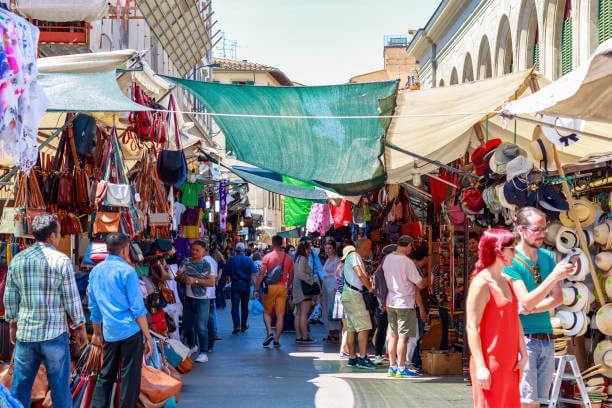 Is Florence safe for solo female travelers busy San Lorenzo leather market area with crowded stalls